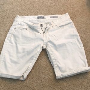 Day trip White crop shorts
